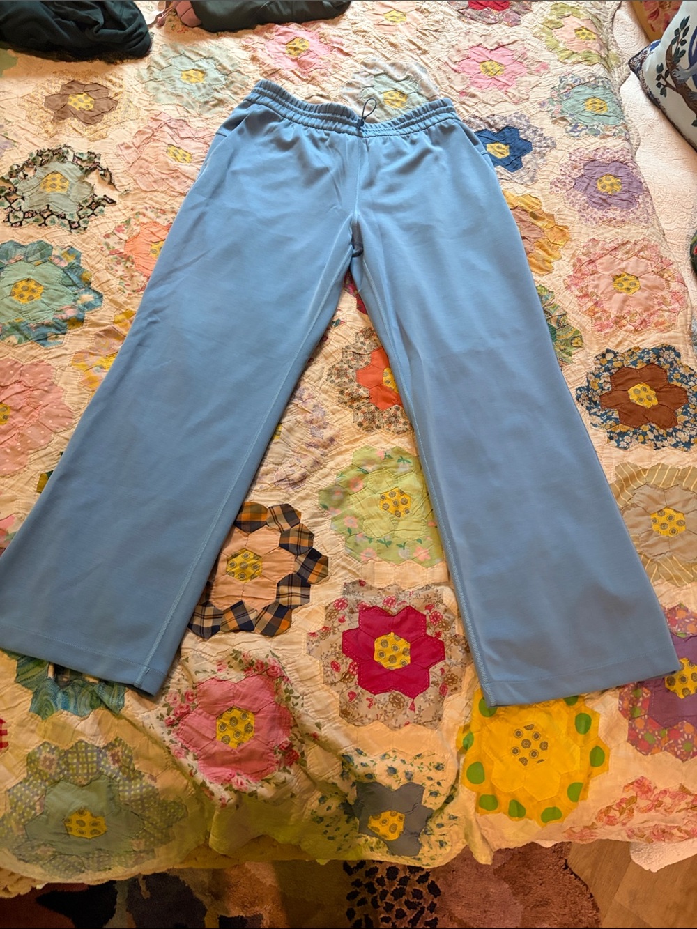 LULULEMON Softstreme pants